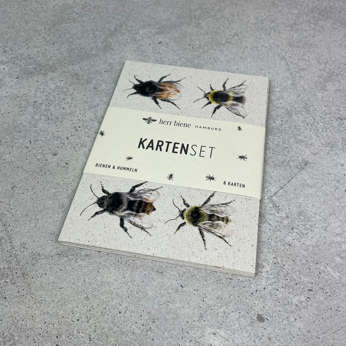 Postkarten Set mit allen Postkarten von herr biene mit Bienen Motiven gebündelt zu 8 Stück 